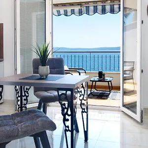 villa-sirenis.hotels-in-trogir.com/